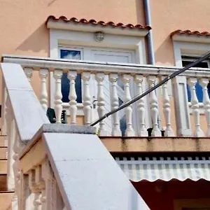 https://apartman-luna-punat.primorje-gorskikotar.com