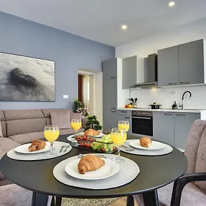 D&a Luxury With Free Parking Apartman