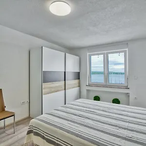 https://apartman-neira-with-sea-view.in-istria.net